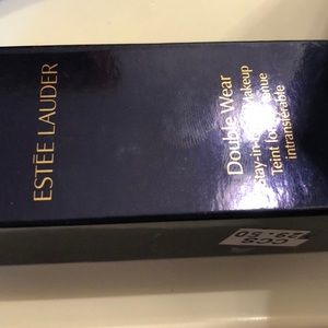Estée Lauder double wear foundation